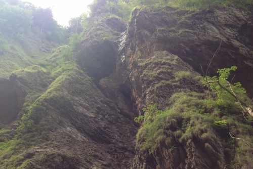 Lichtenštejnská soutěska (Liechtensteinklamm) - skalní masivy jsou monumentální