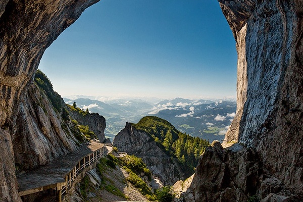Výhled z jeskyně Eisriesenwelt