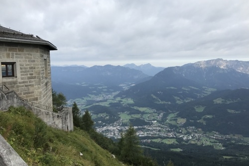 Orlí hnízdo (Kehlsteinhaus) - výhled do okolí z Orlího hnízda