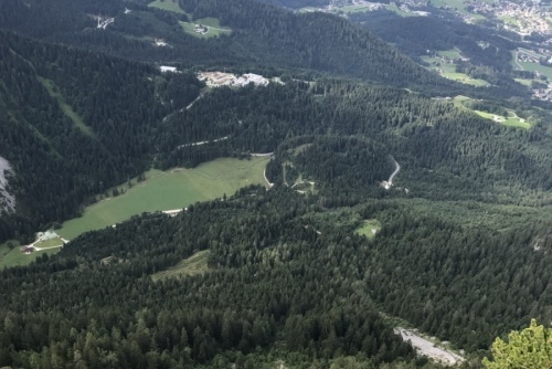 Orlí hnízdo (Kehlsteinhaus) - na vrchol vede jednosměrná klikatá silnice