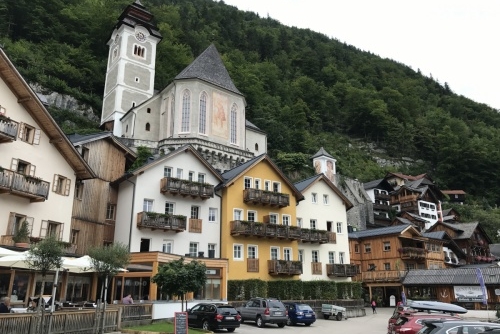 Poznejte kouzlo solných dolů v Salzwelten Hallstatt - místní architektura je opravdu malebná