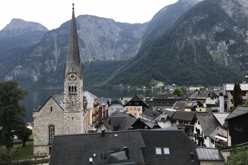 Poznejte kouzlo solných dolů v Salzwelten Hallstatt - pohled na městečko Hallstatt