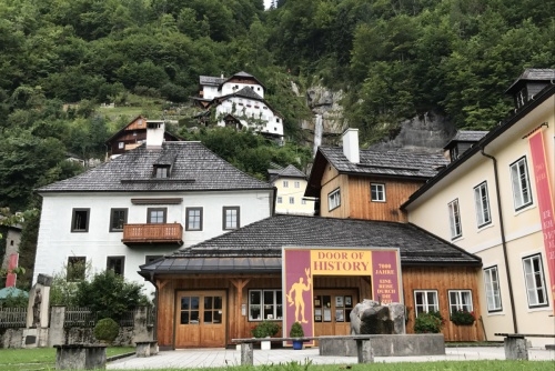 Poznejte kouzlo solných dolů v Salzwelten Hallstatt - 	 zdejší domy mají dlouhou historii