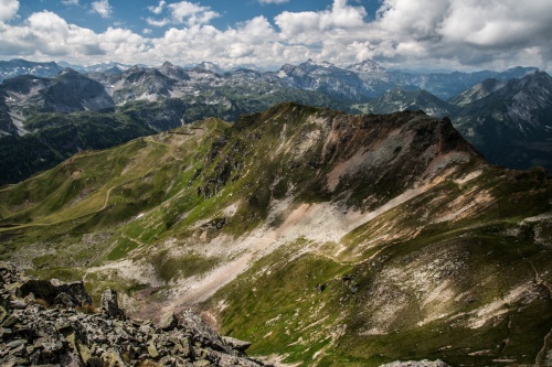 Výstup na Seekarspitze (2350 m) z Obertauern - pohled z vrcholu Seekarspitze