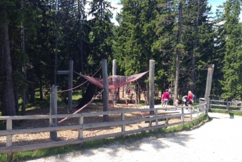 Dobrodružný horský svět v rakouském Wagrain (Wagrain Grafenberg) - lezecký park