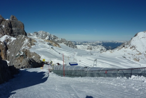 Navštivte nejvyšší visutý most v Rakousku (Hängebrücke am Dachstein) - na ledovci Dachstein se lyžuje skoro celý rok