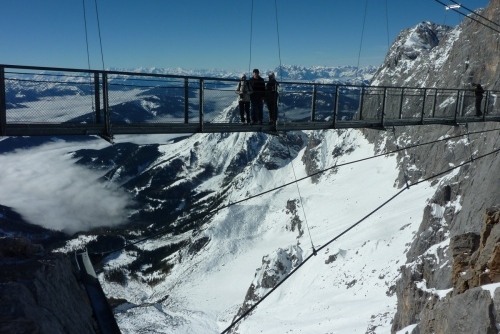 Navštivte nejvyšší visutý most v Rakousku (Hängebrücke am Dachstein) - adrenalinový zážitek na visutém mostě 