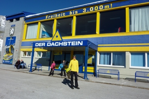 Navštivte nejvyšší visutý most v Rakousku (Hängebrücke am Dachstein) - nástupní stanice lanovky 