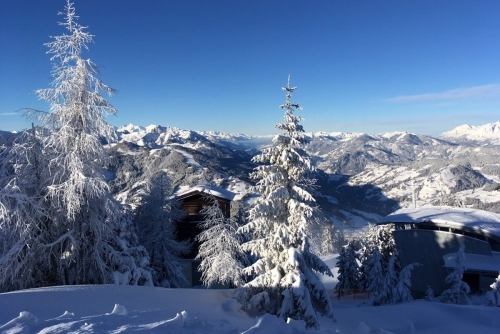 Otevření dalších středisek a aktuální foto z Flachau