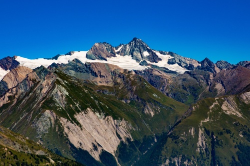 Nejvyšší hora Rakouska Grossglockner - Grossglockner měří skoro 4 km, sníh se tu tedy drží i v létě