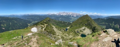 Pokořte až 3 dvoutisícovky a kochejte se pohledem na Dachstein 