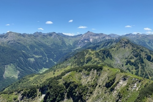 Pokořte až 3 dvoutisícovky a kochejte se pohledem na Dachstein 