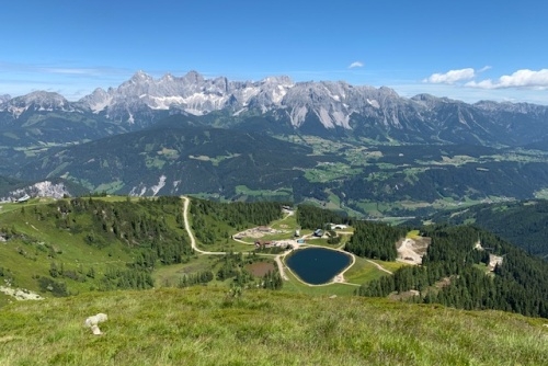 Pokořte až 3 dvoutisícovky a kochejte se pohledem na Dachstein 