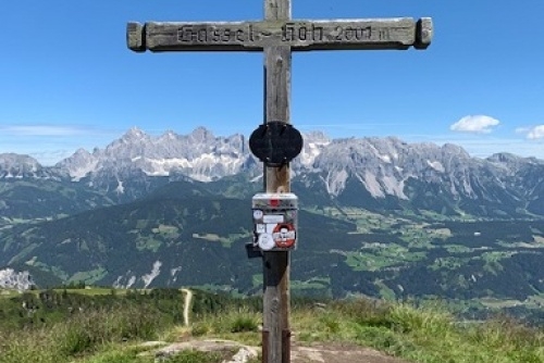 Pokořte až 3 dvoutisícovky a kochejte se pohledem na Dachstein 