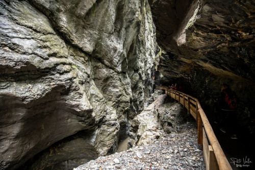 Lichtenštejnská soutěska (Liechtensteinklamm) - některé průchody jsou adrenalin