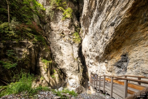 Lichtenštejnská soutěska (Liechtensteinklamm) - skaliska zde vytvářejí překrásnou scenérii