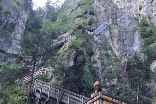 Soutěska Kitzlochklamm - schody nahoru