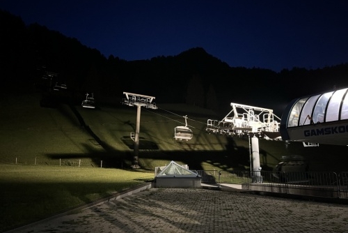 Východ slunce nad Zauchensee - nahoru se jede lanovkou ještě za tmy